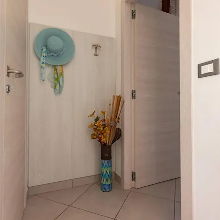 Bright Flat With Shared Garden * 比比翁
