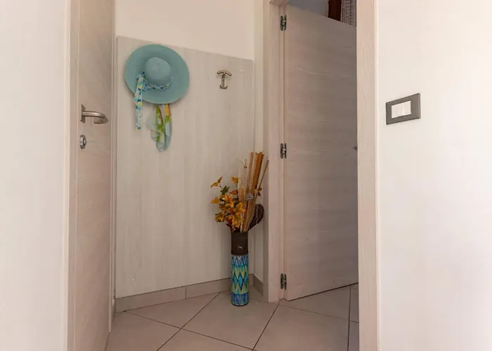 Bright Flat With Shared Garden * ביביונה